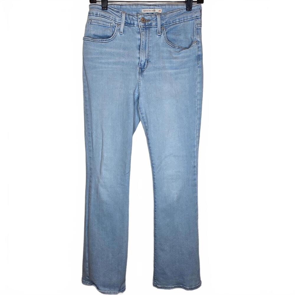 Levi 725 High rise Bootcut light wash denim jean size 29